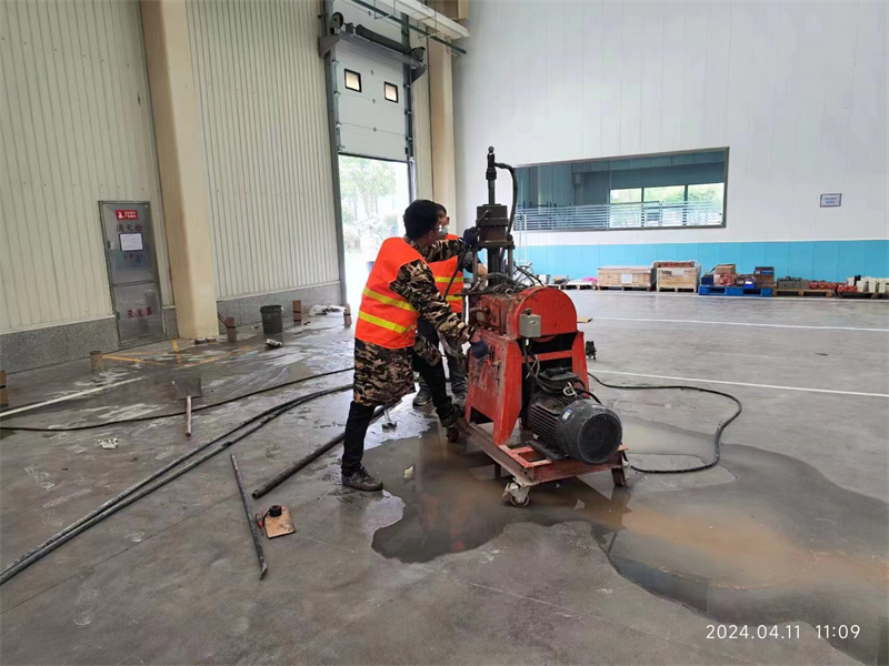 鱼峰厂房地面下沉塌陷注浆加固施工